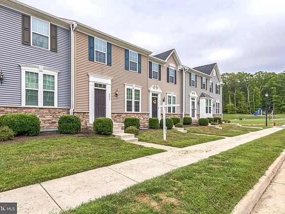 3rd image of 6407 Crittenden Ln