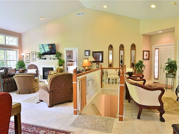 5th image of 210 Palmer Cir NE