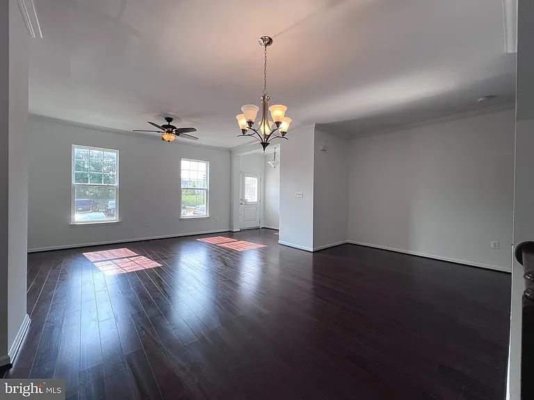 9243 Dawkins Crest Cir — Photo 7