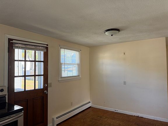 3rd image of 387 Mendon Rd