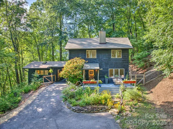 48 Black Oak Forest Rd, Fairview, NC 28730