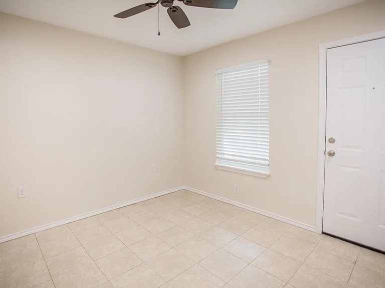 1231 N Lbj Dr #10 — Photo 5