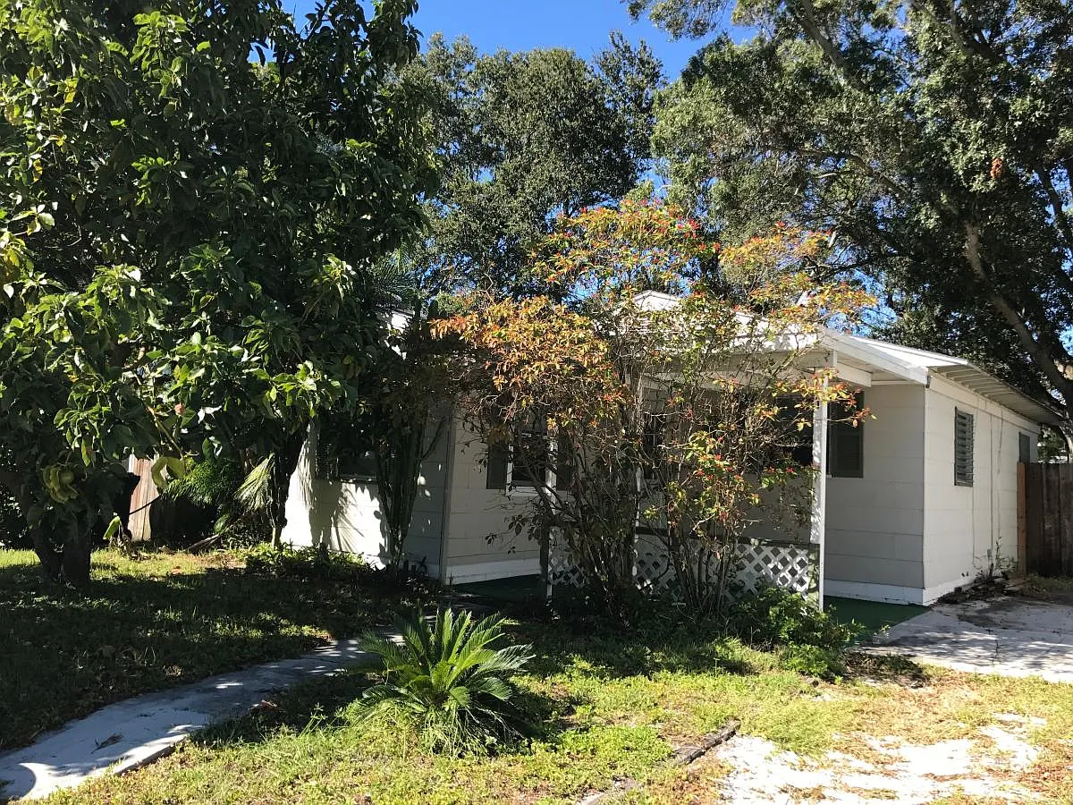 2 bed, 688 sqft, $1,200 — Photo 1