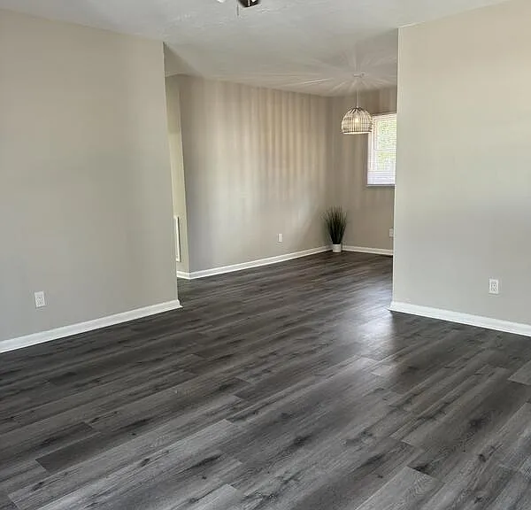 824 Stoneykirk Dr — Photo 3