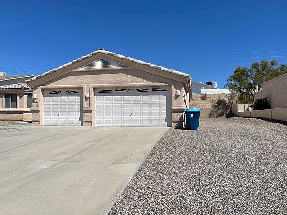 3rd image of 2311 Fremont Dr