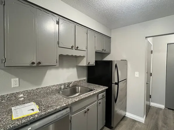 15220 SE Stark St Unit 1-21, Portland, OR 97233