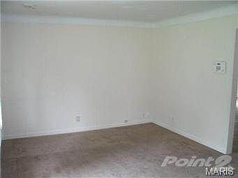 3rd image of 2 Elwood Ct