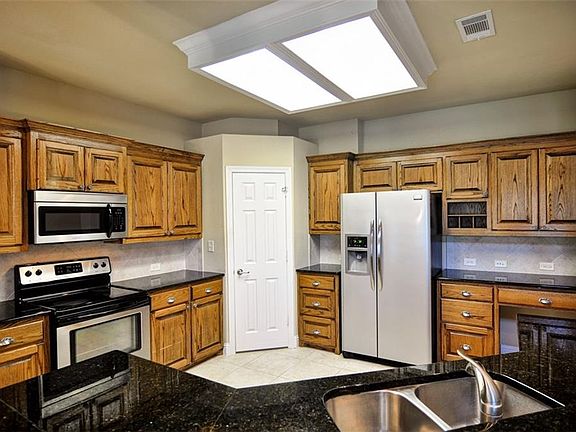 3rd image of 309 Terra Verde Ln