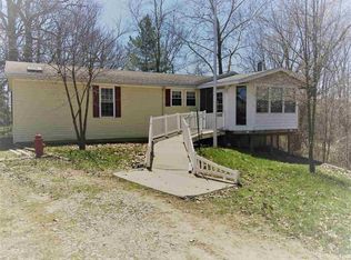 4065 W Shore Dr, Bremen, IN 46506