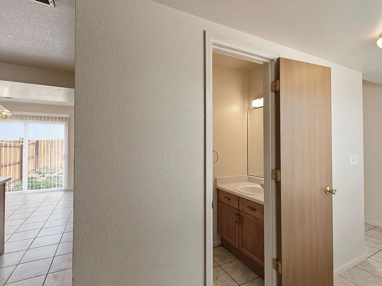 432 Sundance Cir N — Photo 10
