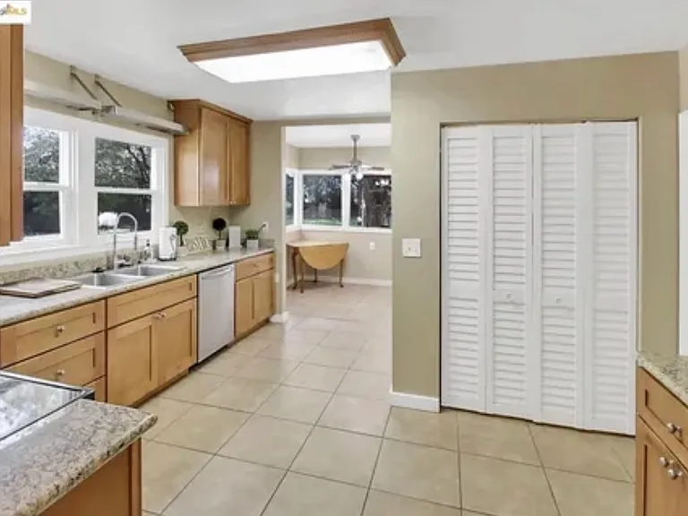 15685 Kelso Rd — Photo 3