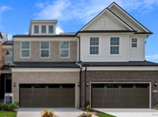 5538 E Spaniel Dr, Ann Arbor, MI
