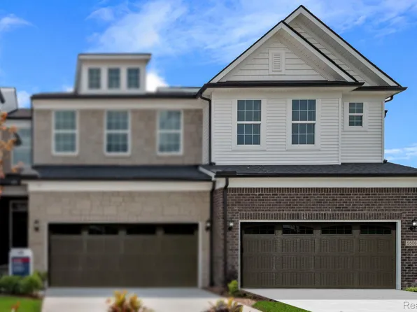 5538 E Spaniel Dr, Ann Arbor, MI 48108