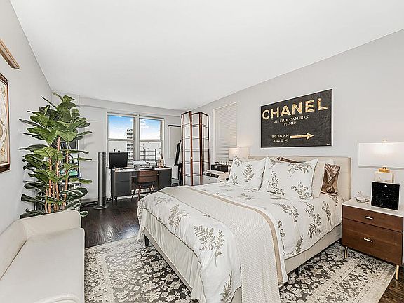 5th image of 5800 Arlington Ave APT 16A