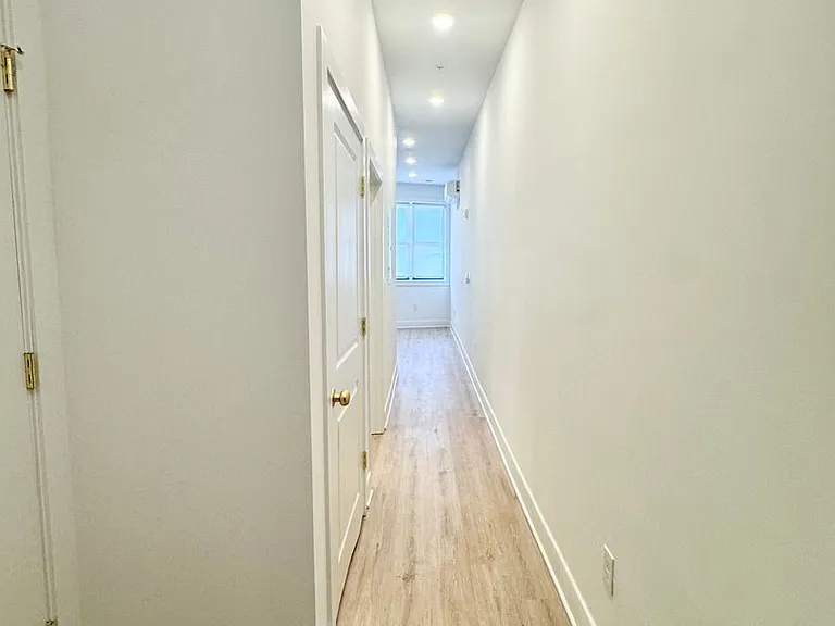 1422 N 8th St — Photo 14