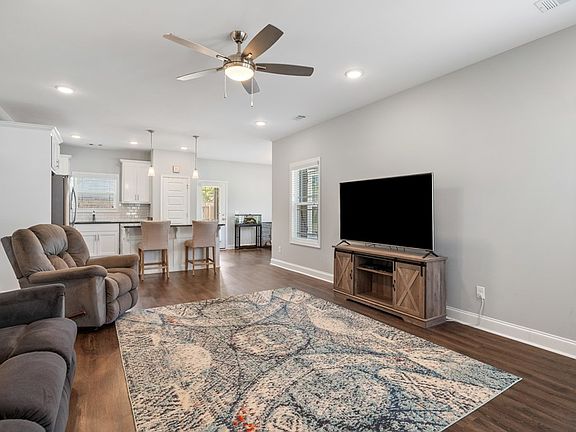 4th image of 2 Vineyard Dr