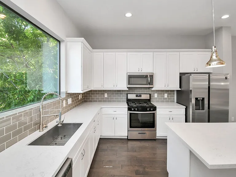 308 Palmer St — Photo 10