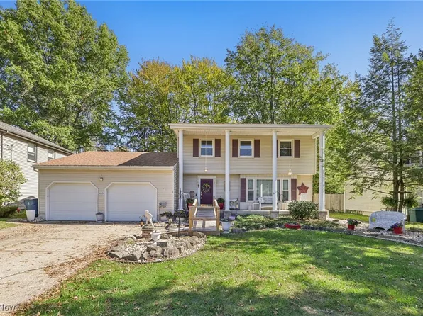 6001 Applecrest Dr, Youngstown, OH 44512