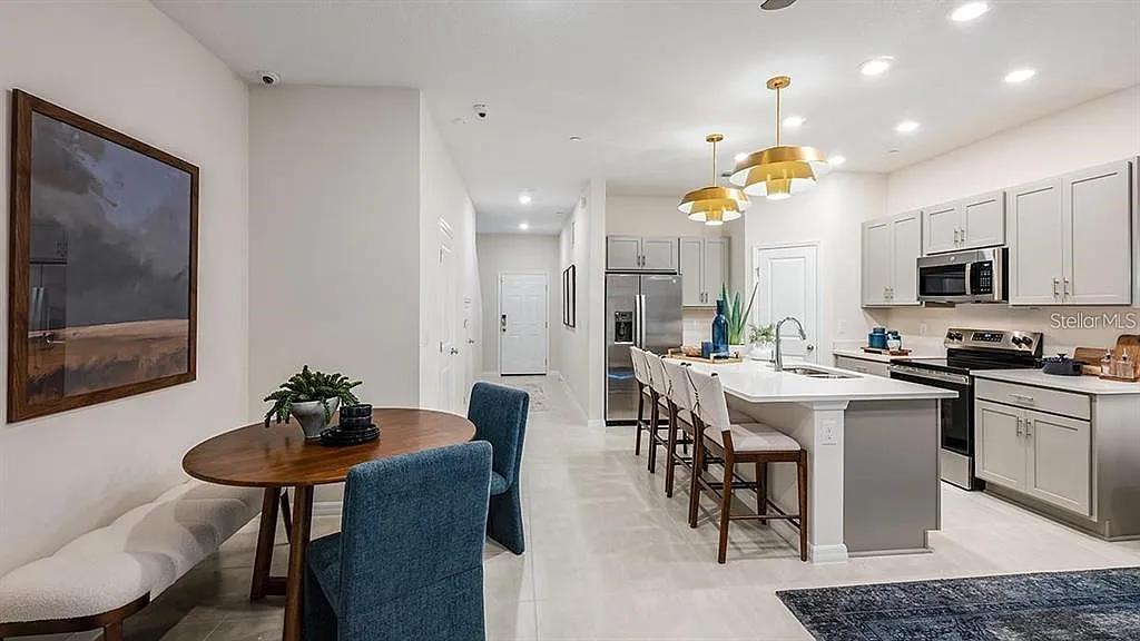 2 bed, 2.0 bath, 1087 sqft, $2,180 — Photo 3