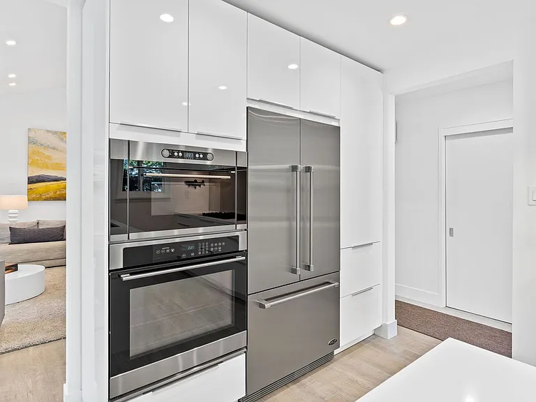 1028 East Ave — Photo 7