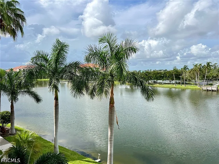 20061 Sanibel View Cir #204 — Photo 3