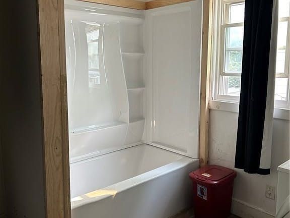 5th image of 250 W Matson Ave