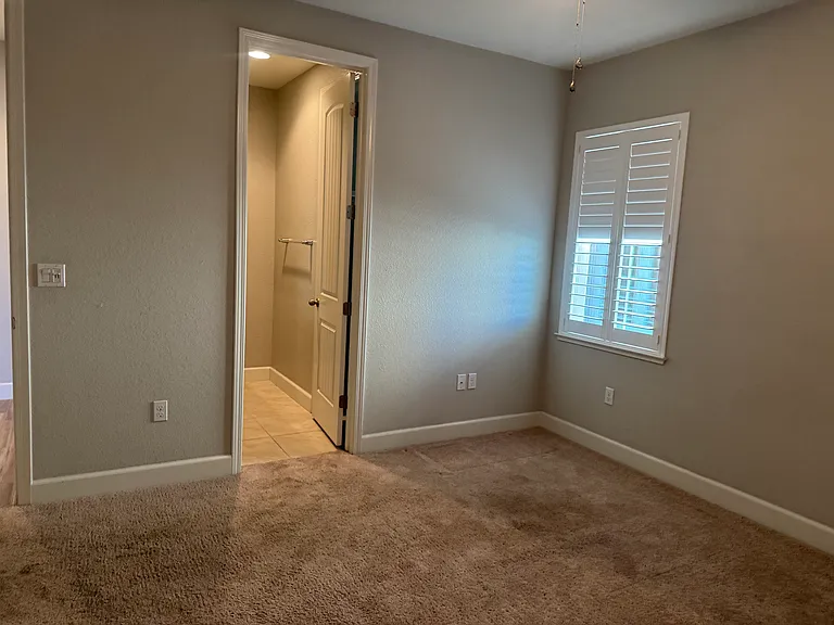 2031 Newcastle Dr — Photo 8