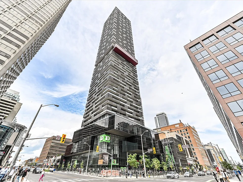 8 Eglinton Ave E #Penthouse 5801
