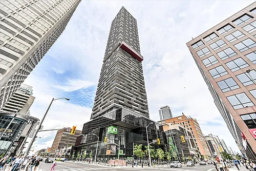 8 Eglinton Ave E Photo 1