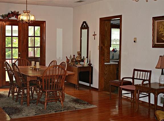 2nd image of 1120 Fairlawn Dr