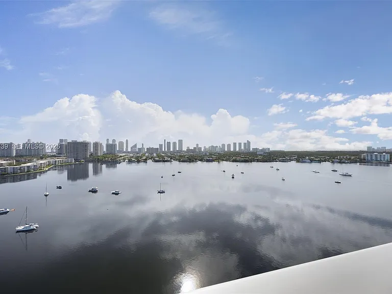 17301 Biscayne Blvd #2009 — Photo 38
