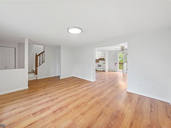 2nd image of 550 Bergen St