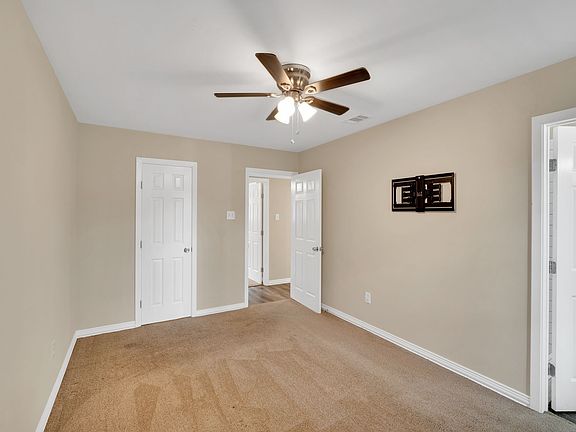 5th image of 808 Gibson Rd