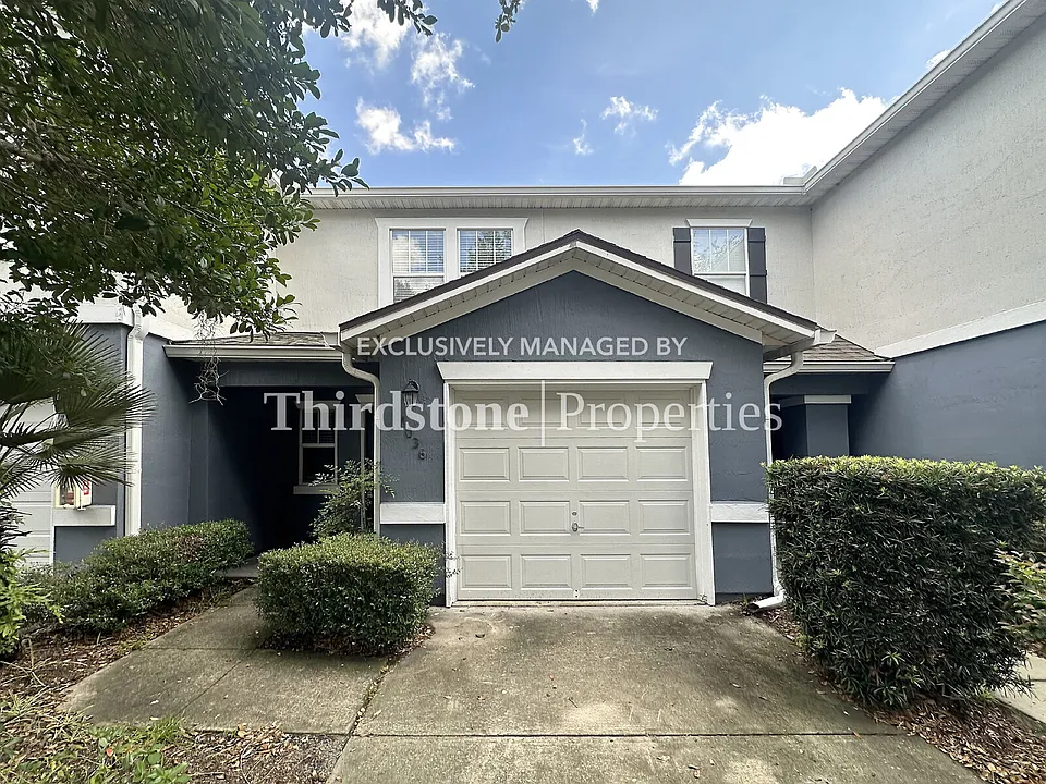 1036 N Black Cherry Dr