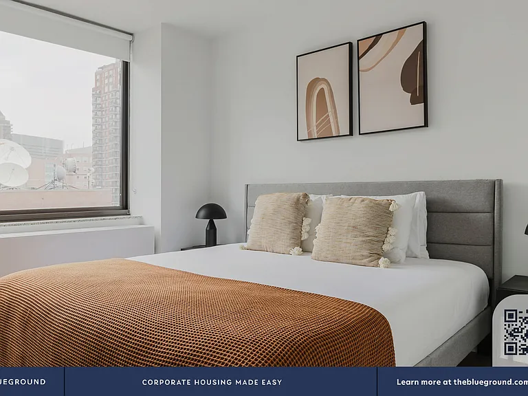 500 W 56th St #1905 — Photo 10
