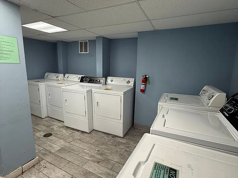 1718 N Indiana Ave #1 — Photo 9
