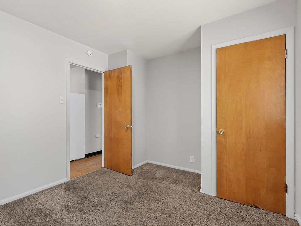 1st image of 723 Shepley Dr #4