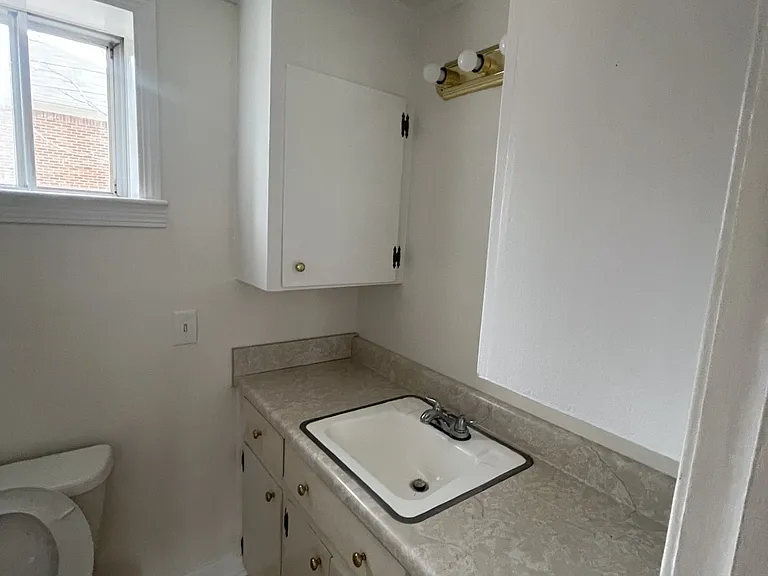 513A S Cummings St — Photo 7