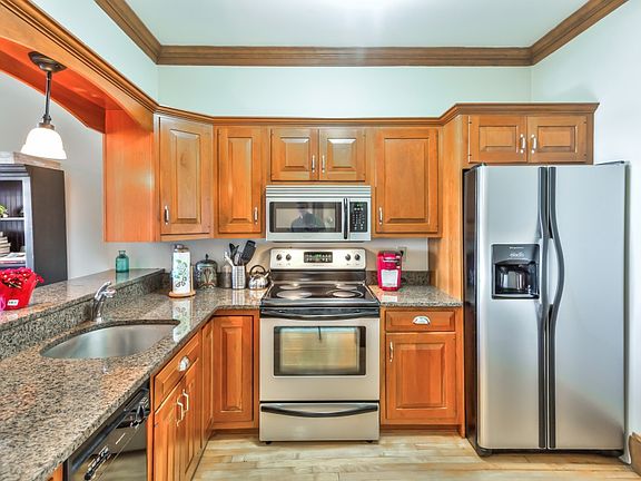 3rd image of 95 Court St #20