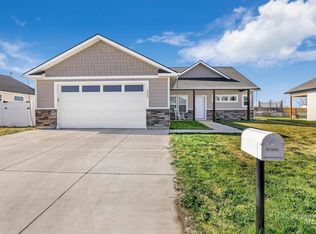 1525 Mountain View Dr, Gooding, ID 83330