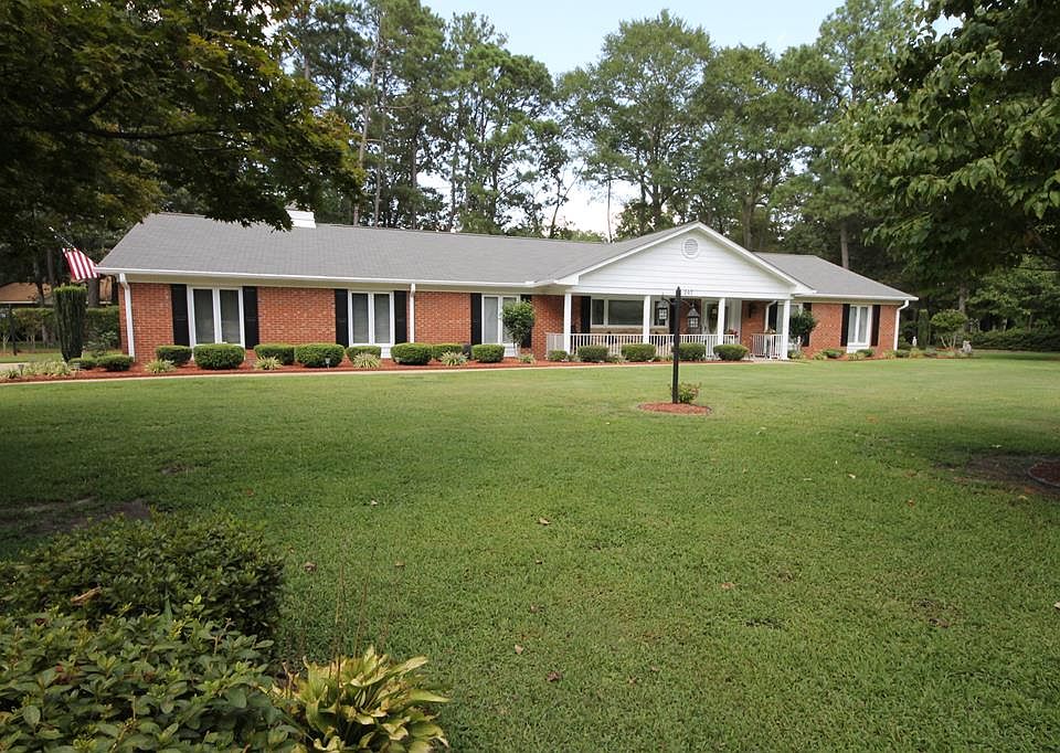 1st image of 207 Daniel Dr