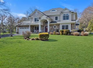 9 Walden Place, Huntington, NY 11743