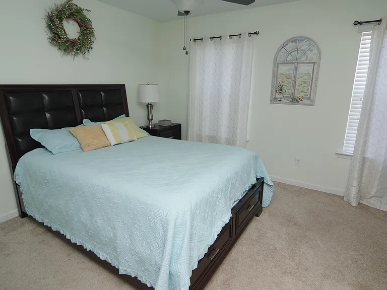 212 Glossy Green Ln — Photo 15