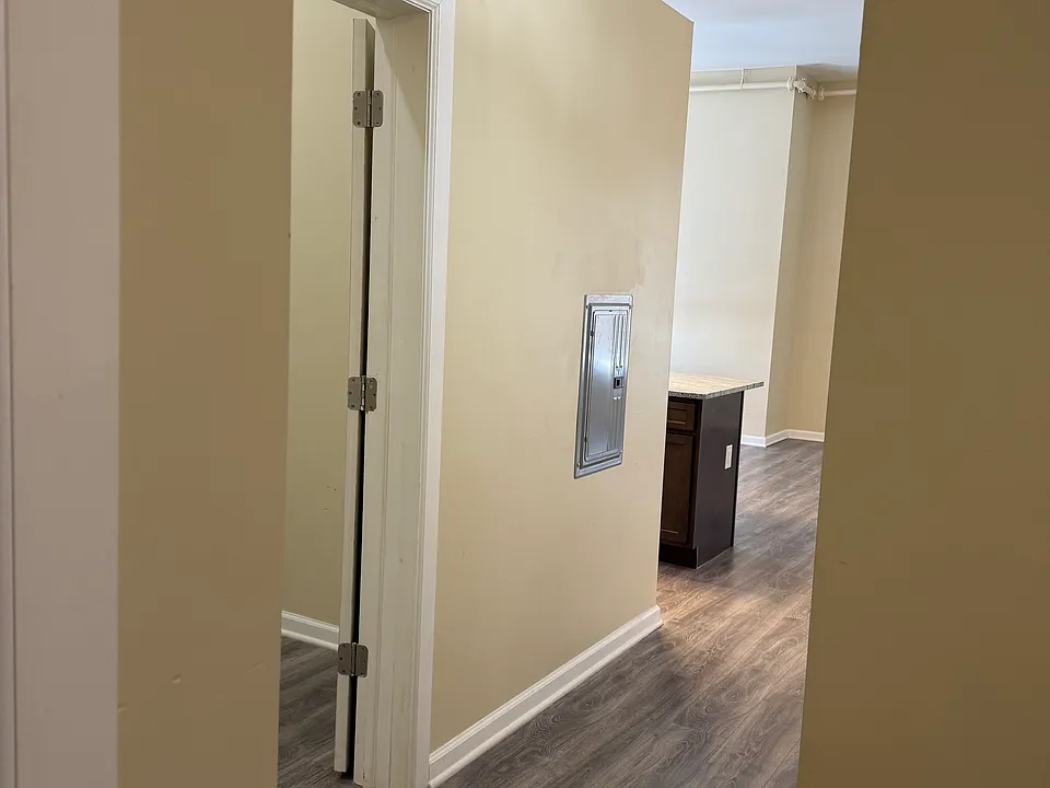 Long hallway unique to this studio apt