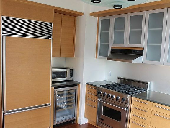 3rd image of 30 Little West St Unit 23E