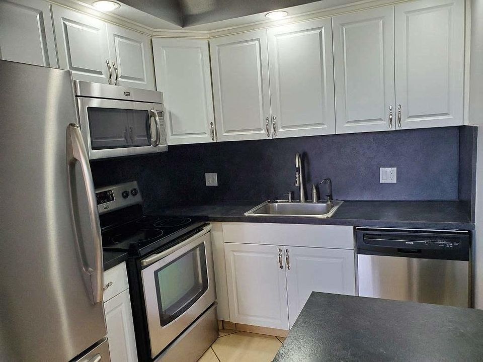 1st image of 459 Southampton C