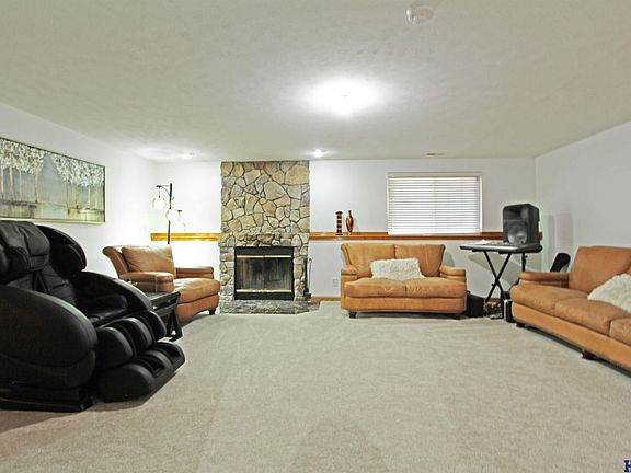 5th image of 4230 W Huntington Ave