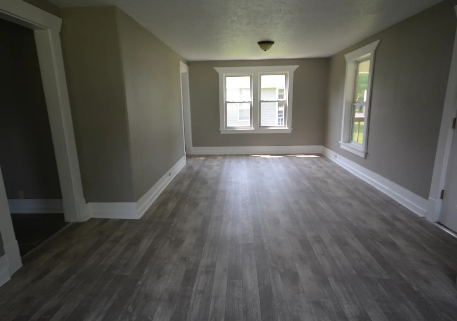 4 Bedroom 1 Bath Home - Ready For You! — Photo 2