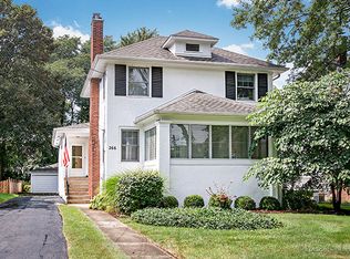 266 Forest Ave, Glen Ellyn, IL 60137