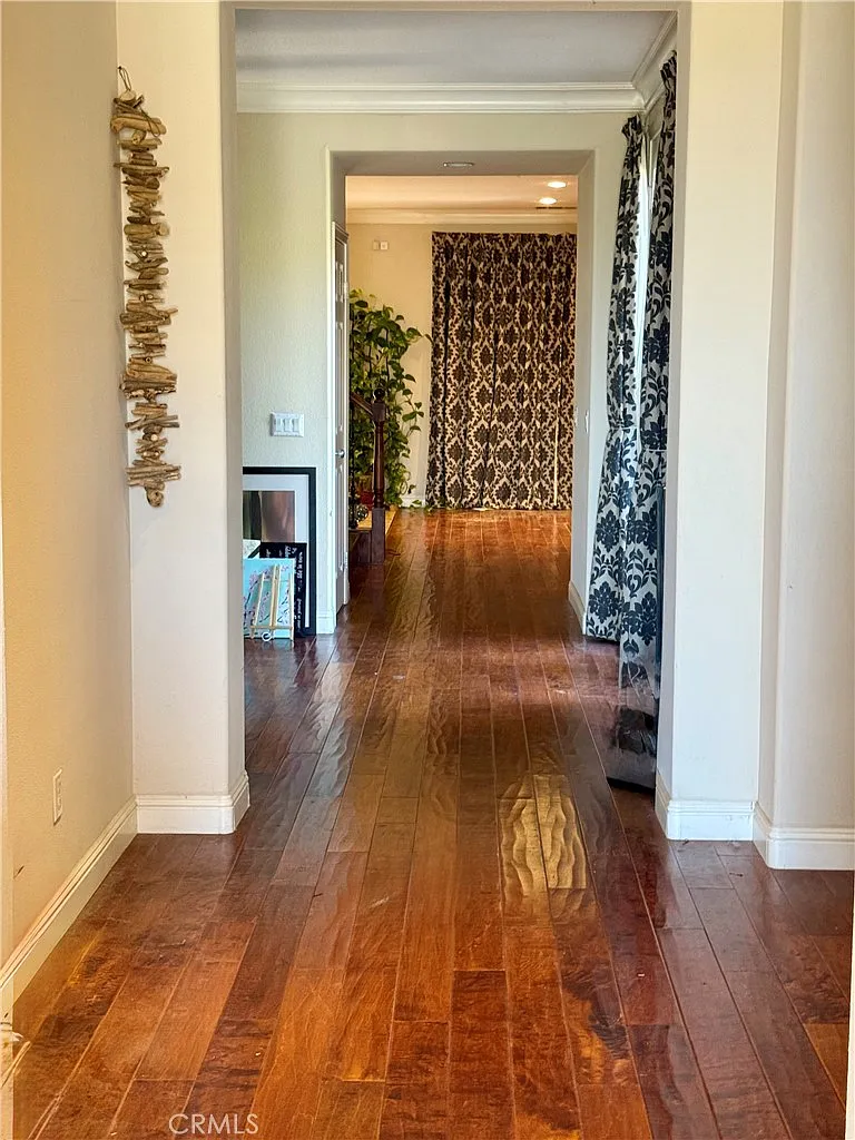 5 bed, 3.5 bath, 3484 sqft, $4,500 — Photo 3